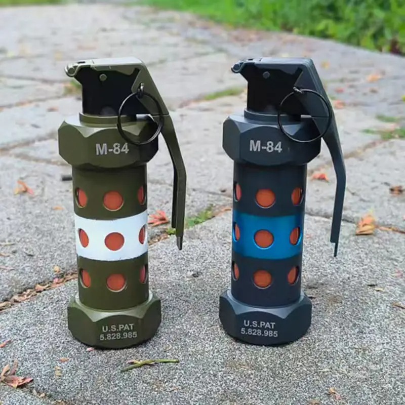 戦術的な M84 ダミー手榴弾モデル ストロボ LED サバ - Outdoor Y Camping のレビューと価格